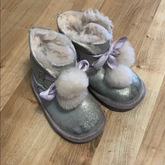 Ugg gita metallic boot sz 8 - Picture 2 of 6
